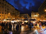 Ünnepi fények és télies hangulat: megnyílt Budapest hivatalos karácsonyi vására a Városháza Parkban