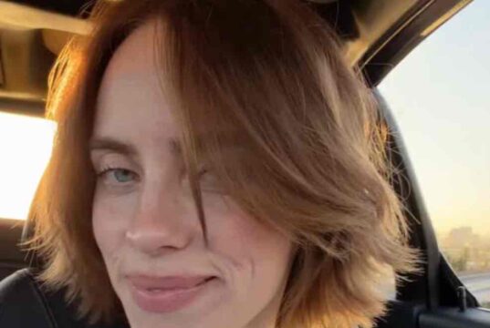 Billie Eilish teljesen megváltoztatta a külsejét: új frizurájával szinte rá sem lehet ismerni