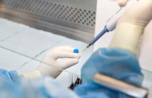 Új, erősen mutálódott Covid‑variáns terjed az Egyesült Államokban – kérdéses a jelenlegi vakcinák hatékonysága