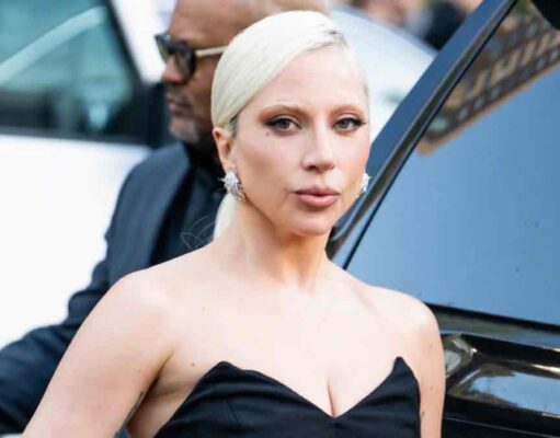 Lady Gaga hónapokig eltűnt a nyilvánosság elől – most újszülött gyermekével látták