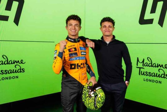 Lando Norris már viaszszoborként is világbajnok – bemutatták a Madame Tussauds új attrakcióját