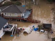 Rekordárvíz Washington államban: városok víz alatt, tízezrek menekülnek